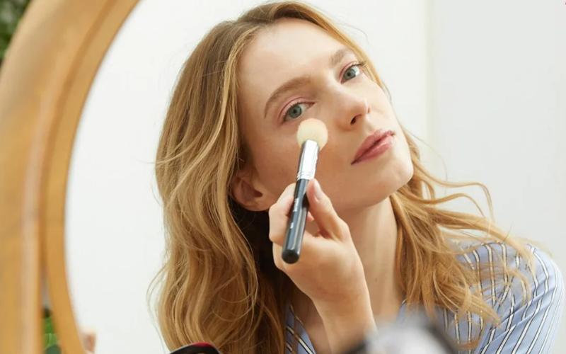 Tips For a Smooth Makeup Finish