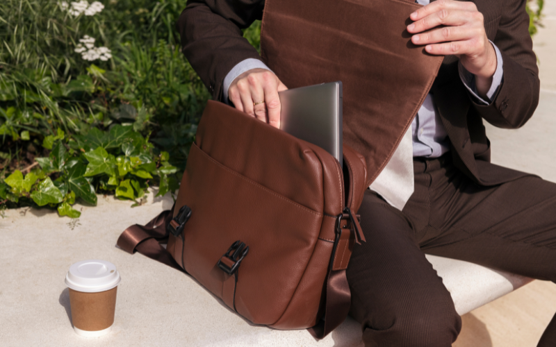 Tips for Selecting an Appropriately Sized Messenger Bag